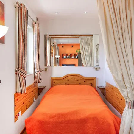 Apartment Spacious 2br With Large, Private Sun Terrace By 360 Estates