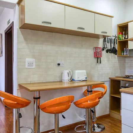 Spacious 2br With Large, Private Sun Terrace By 360 Estates