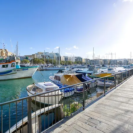 Spacious 2br With Large, Private Sun Terrace By 360 Estates *