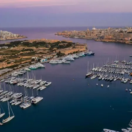 Spacious 2br With Large, Private Sun Terrace By 360 Estates Διαμέρισμα *