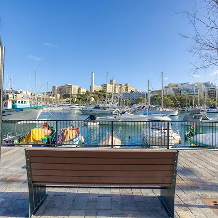 Spacious 2br With Large, Private Sun Terrace By 360 Estates *