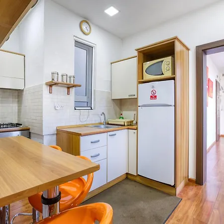Appartement Spacious 2br With Large, Private Sun Terrace By 360 Estates *